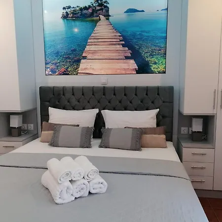 Dina פפקוהורי